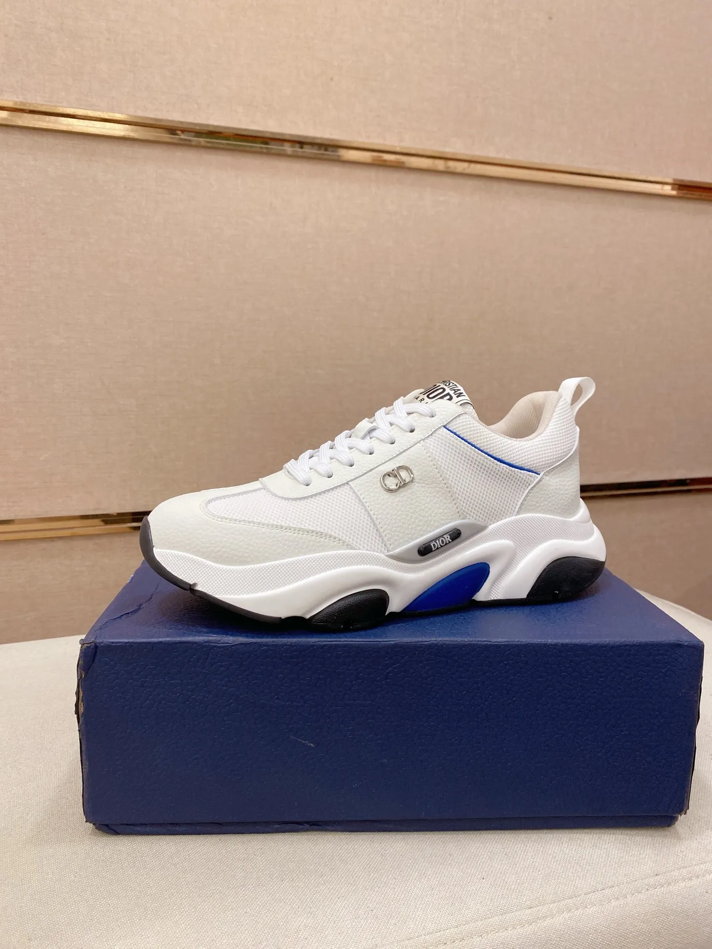 Men's shoes💰 462💰🇮🇹🇮🇹Dior d The new model is on sale at the same time at the counter. The upper 🇮🇹 is imported Italian first-layer cowhide, and the lining is fully imported sheepskin 💪💪. It is a complete 1⃣️ to 1⃣️ replica 🇮🇹💪💪, ⚠ Sole: The original sole is specially provided by the original factory. The exclusive movable molded sole is super comfortable. ⚠Original factory single goods, 🔍🔍high quality, you can enter and leave the counter at will, welcome to compare⚠. Code number: 38-44. Can be customized 45-46.